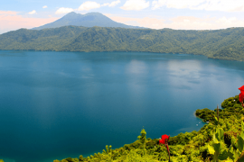 Renta-car-nicaragua-turismo-Laguna-de-apoyo